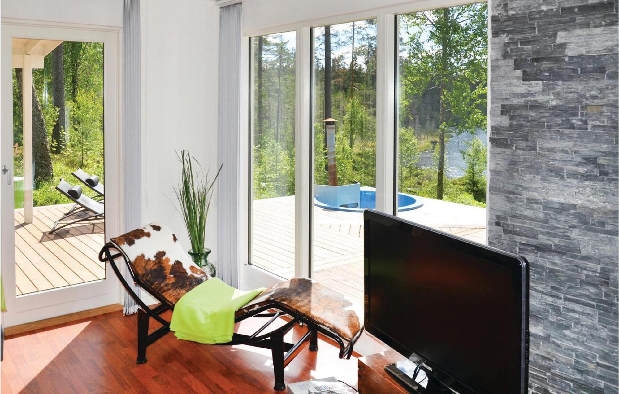 Nice Home In Sunne With Jacuzzi Alvsatern Bagian luar foto